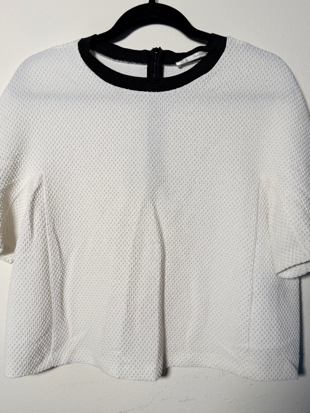 Zara Women's Trafaluc White Textured Contrast Collar Blouse Knit Shirt Medium